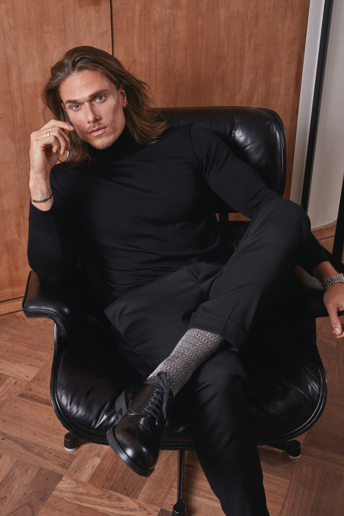 FALKE Mens Legwear AW 21_22 (1).jpg